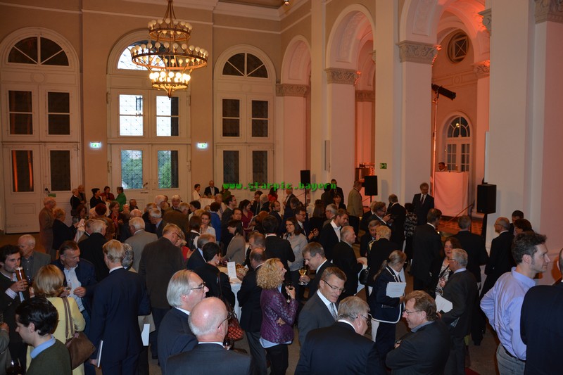 Die Eingangshalle West ist nun der Friedrich Bürklin Saal www.muenchenfenster.de