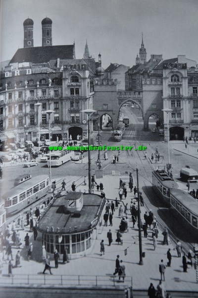 Der Karlsplatz oder auch Stachus im Volksmund genannt www.muenchenfnster.de
