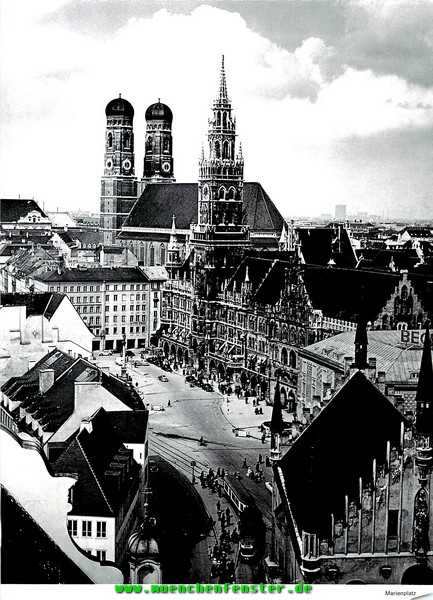 Marienplatz direkt am Münchner Rathaus www.muenchenfenster.de