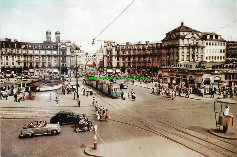 Der Karlsplatz oder auch Stachus im Volksmund genannt www.muenchenfenster,de