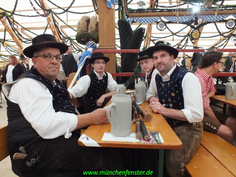 Münchner Oktoberfest www.münchnerfenster.de