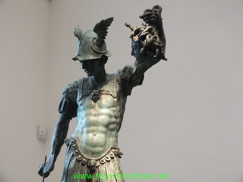 Die kunsthistorische wertvollen Bronzen www.munichfinest.com