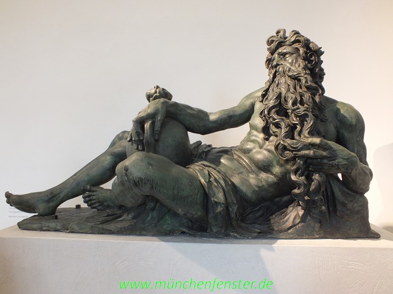 Die kunsthistorische wertvollen Bronzen www.munichfinest.com