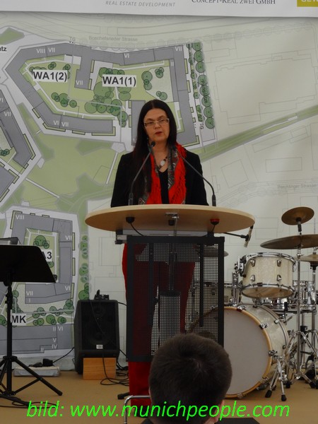 Feierlicher Spatenstich und rund 300 Gästen aus Politik, Wirtschaft und Gesellschaft www.presseinstitut.de