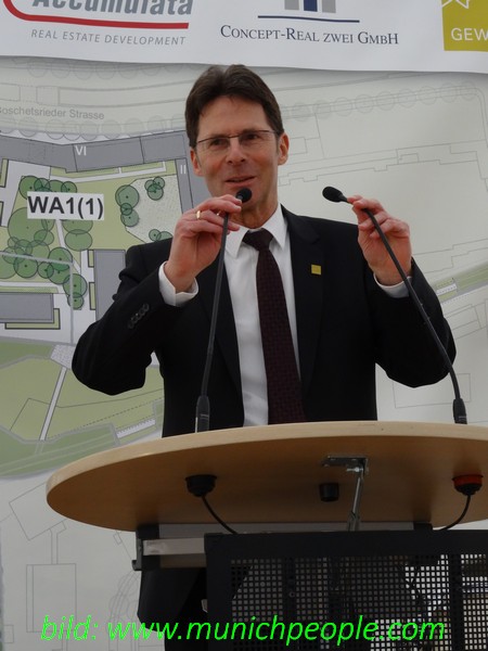 Feierlicher Spatenstich und rund 300 Gästen aus Politik, Wirtschaft und Gesellschaft www.presseinstitut.de