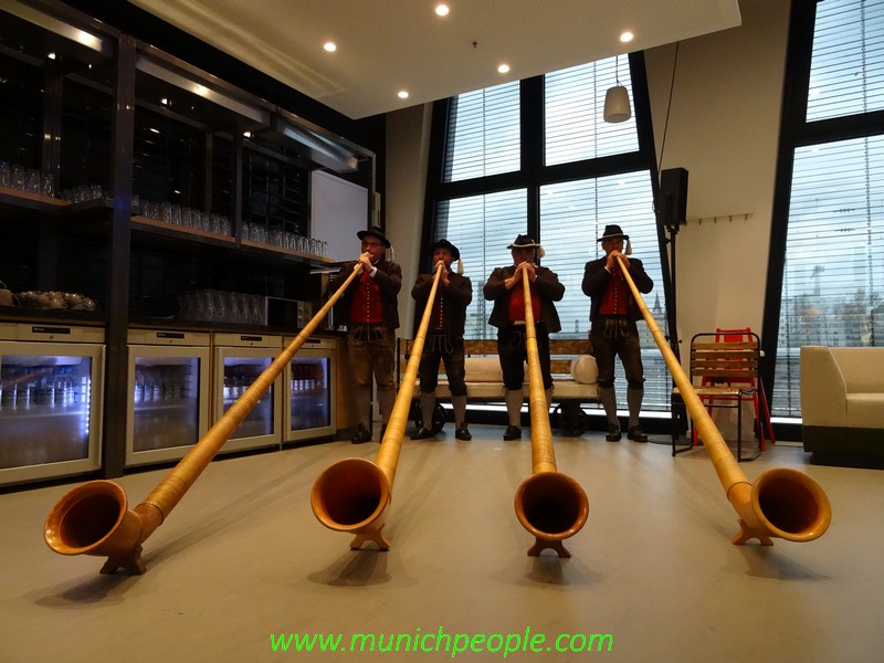 Google präsentiert sich Bayerisch www.münchnerfenster.de