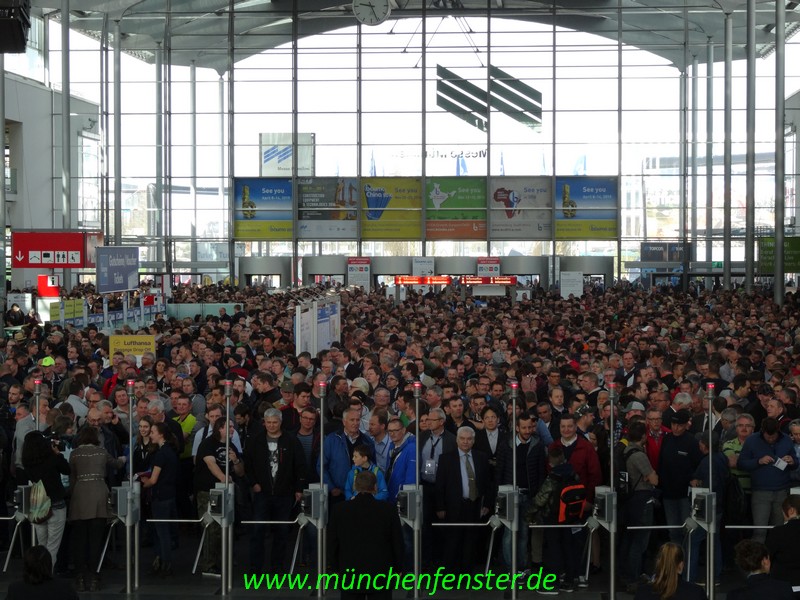 Andrang auf der bauma 2016 www.munichpeople.de