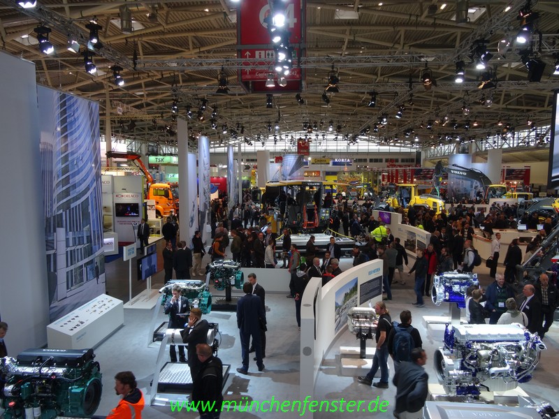 Halle B auf der Bauma www.muenchenfenster.de