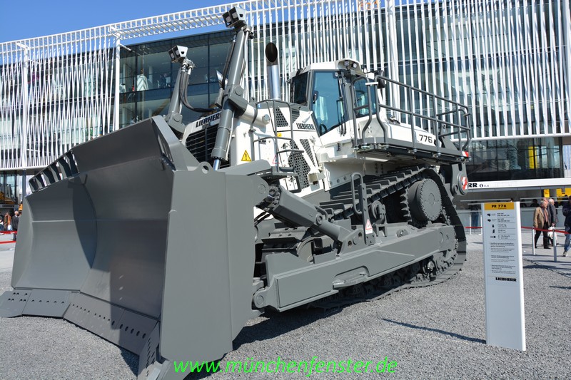 Grosse Maschinen auf der bauma www.bauma.de