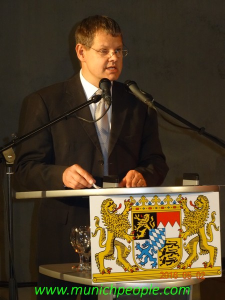 Gero Hoffmann LEITENDER bAUDIREKTOR des staatlichen Bauamts München 2 www.Münchnerfenster.de