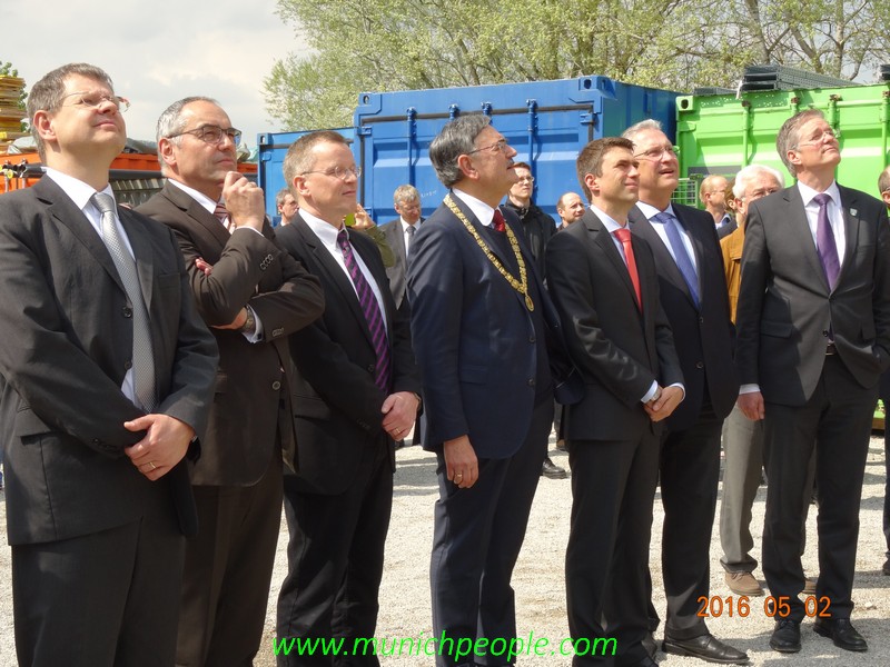 Richtfest an dem Neubau des Forschungsbau für Kernresonanz-Spektoskopie in Garching www.munichpeople.com