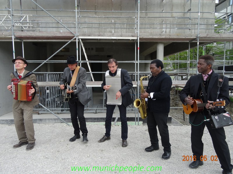 Richtfest an dem Neubau des Forschungsbau für Kernresonanz-Spektoskopie in Garching www.munichpeople.com