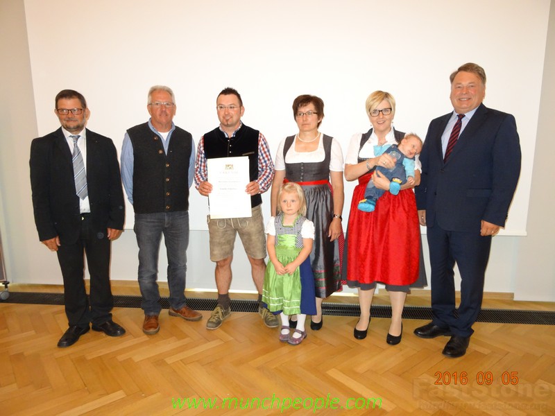 Tierwohlpreis www.munichpeople.com www.münchner-fenster.de