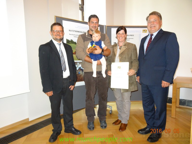 Tierwohlpreisverleihung www.munichpeople.com www.muenchenfenster.de