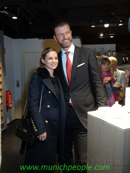 EILLES in der Residenzstrasse www.munichpeople.com www.munichpeople.com