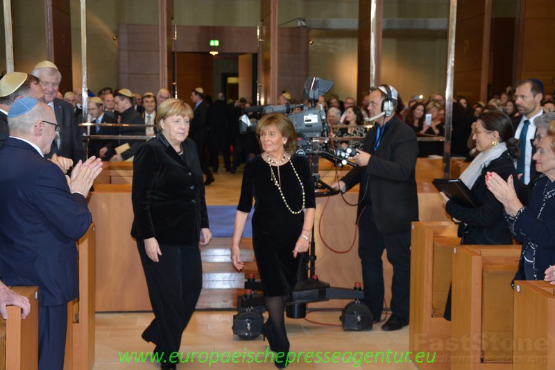 Li Fr .Merkel Fr.Knobloch www.munichpeople.com www.europaeischepresseagentur.com