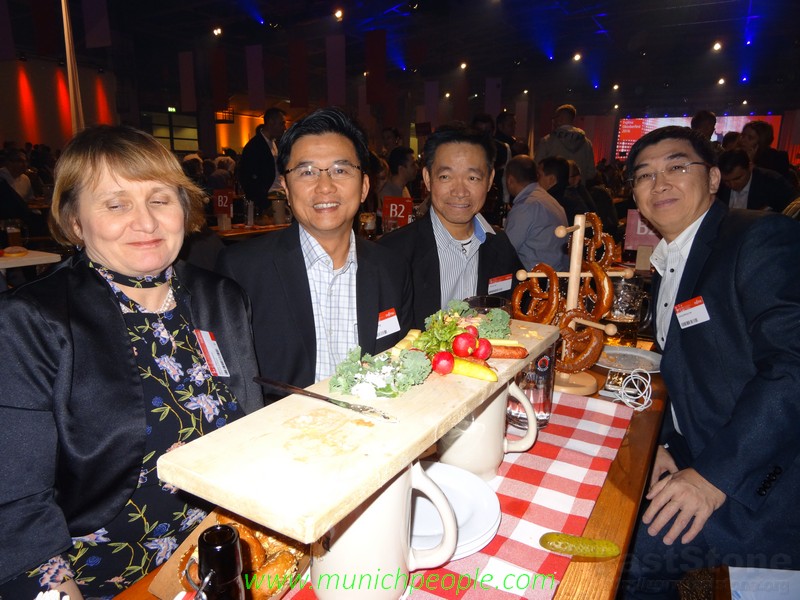 Oktoberfest Fujitsu-Forum www.europaeischepresseagentur.com www.munichpeople.com