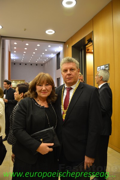 Verleihung der Ohle -Jakob-Medaille in Gold an Fr. Dr. Merkel www.munichpeople.com www.muenchenfnester.de