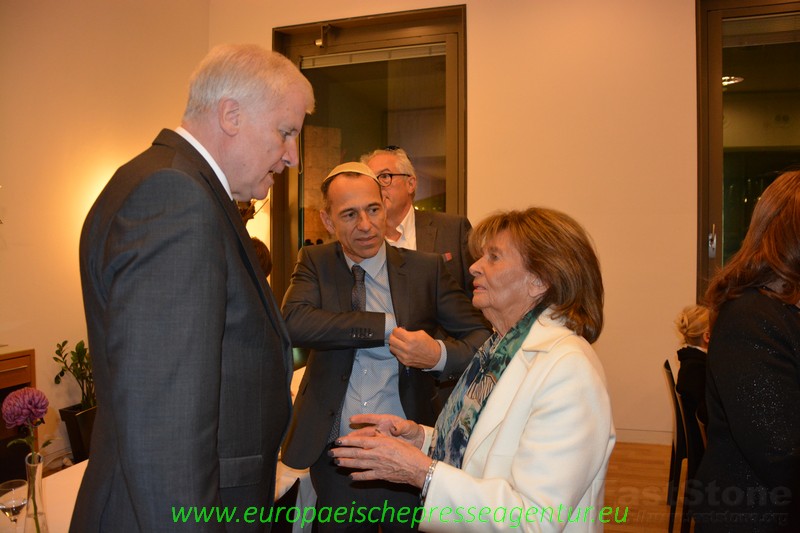 Verleihung der Ohle -Jakob-Medaille in Gold an Fr. Dr. Merkel www.munichpeople.com www.europaeischepresseagentur.com