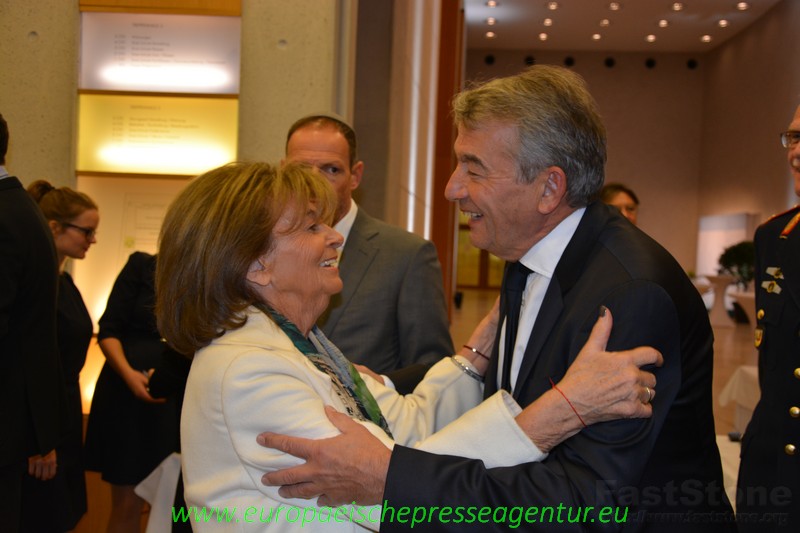 Verleihung der Ohle -Jakob-Medaille in Gold an Fr. Dr. Merkel www.munichpeople.com www.europaeischepresseagentur.com