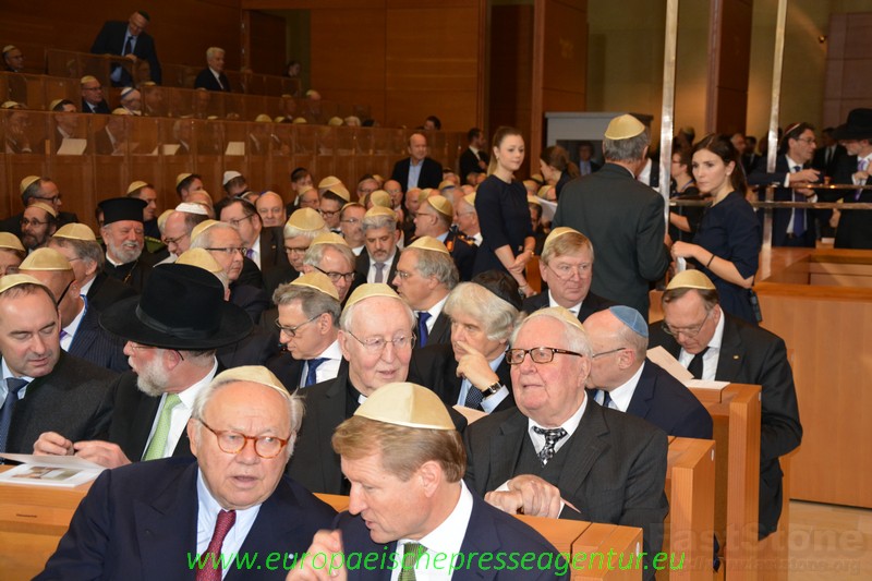 Verleihung der Ohle -Jakob-Medaille in Gold an Fr. Dr. Merkel www.munichpeople.com www.europaeischepresseagentur.com