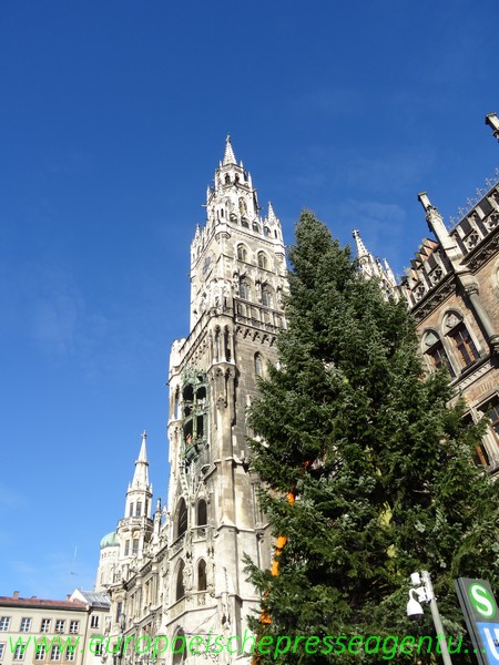 Weihnachtsbaum München www.europaeischepresseagentur.com www.europaeischepresseagentur.com