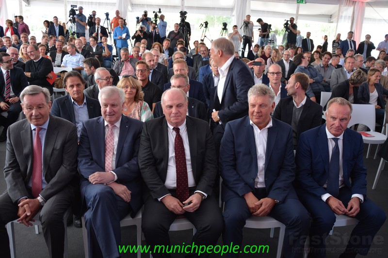Prominenz auf dem Campus des FC Bayern www.munichpeople.com www.munichpeople.com