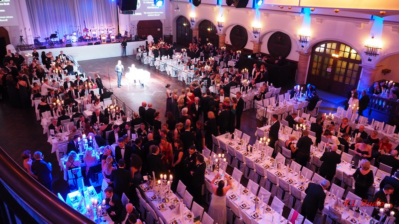 11.Schwarz Weiss Ball 2018 www.muenchenfenster.de