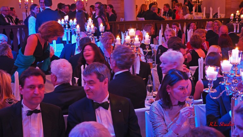 11.Schwarz Weiss Ball 2018 www.munichpeople.com