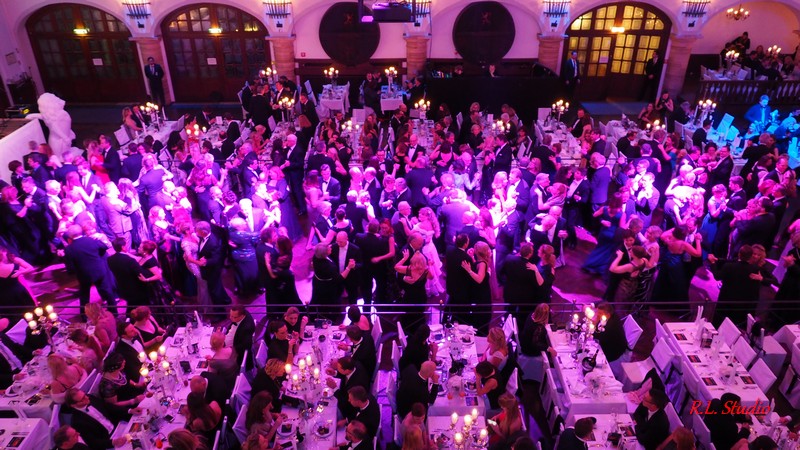 11.Schwarz Weiss Ball 2018 www.munichfinest.com