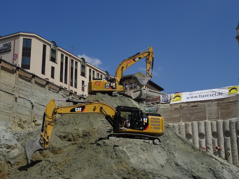 Bauarbeiten an der Tiefgarage Thomas Wimmer Ring www.muenchenfnester.de www.münchenfenster.de