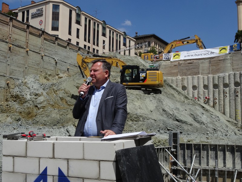 Josef Schmid www.munichpeople.com www.munichpeople.com