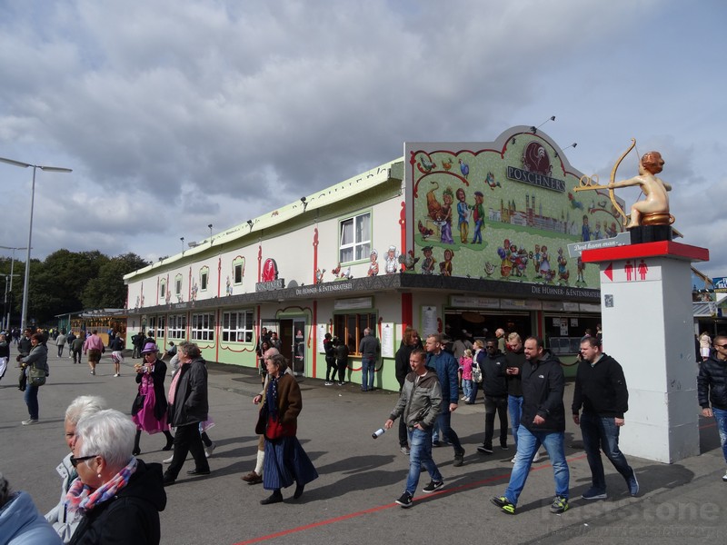 Oktoberfest München Poschinger Hühner -Entenbraterei www.munichfinest.com www.munichfinest.com