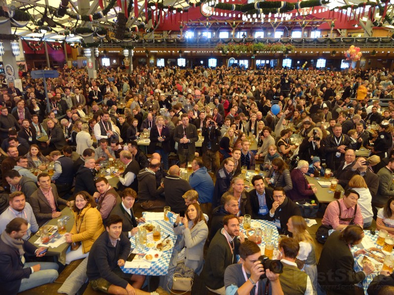 Oktoberfest München die Mittagswiesn www.munichfnest.com www.wiesnreport.de