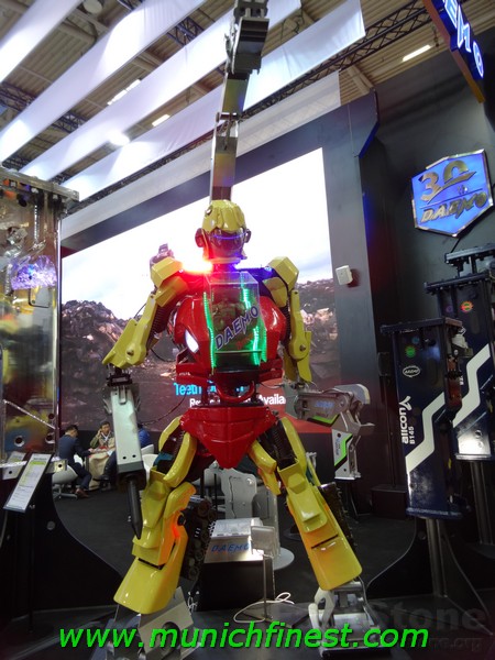 Bauma 2019 www.munichfinest.com www.muenchenfenster.de