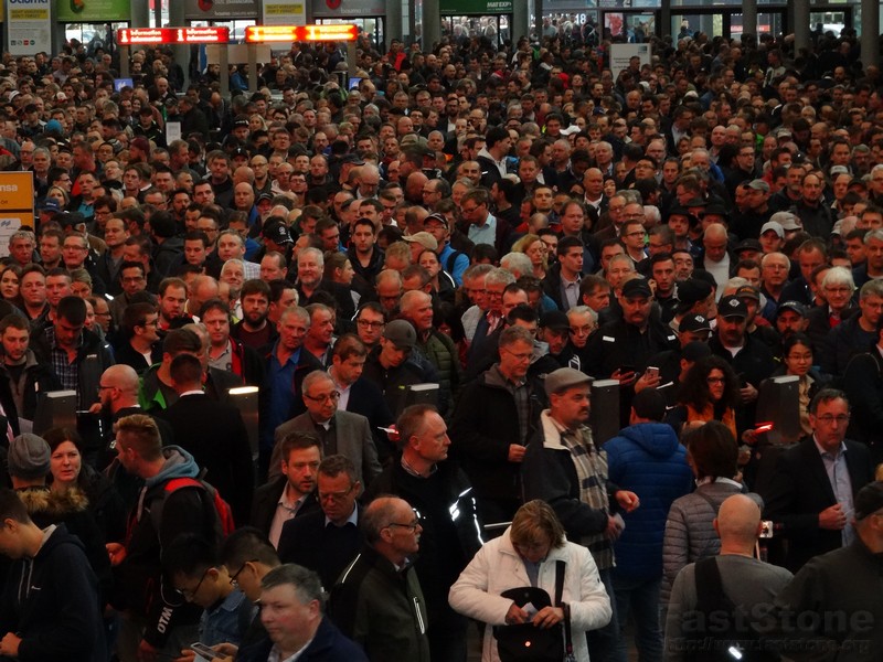 Grosser Andrang auf die Bauma www.munichpeople.com www.munichpeople.com
