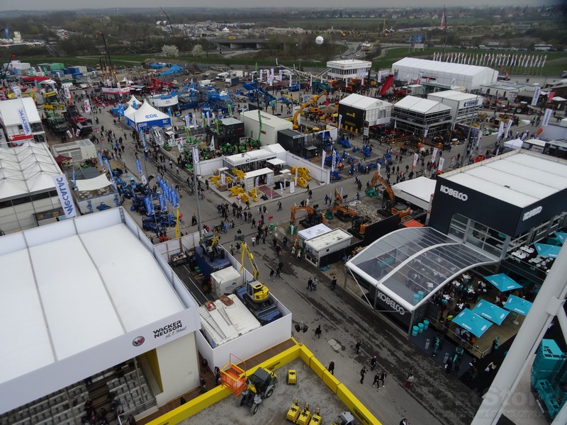 bauma von oben www.muenchenfenster.de www.münchenfenster.de