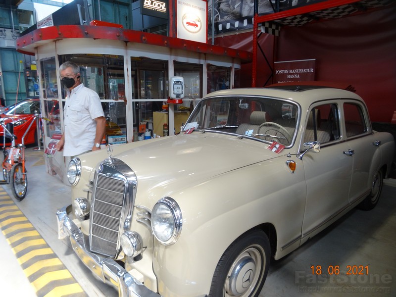 Motorworld München www.munichcar.de www.munichcar.de