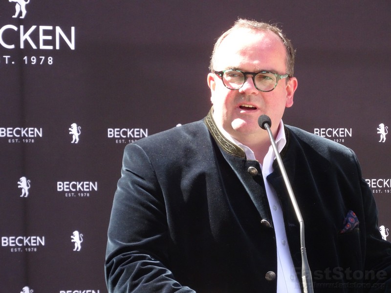 Ansprache zum Richtfest Herr Baumgartner www.muenchenfenster.de www.munichpeople.com