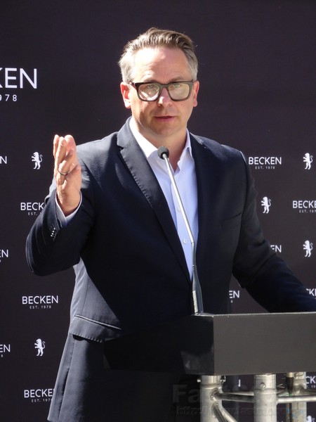 Ansprache zum Richtfest Geschäftsführer der Fa. Epple www.münchenfenster.de www.muenchenfenster.de