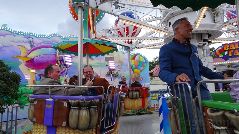 Eine Ballonfahrt die ist lustig www.wiesnreport.de www.wiesnreport.de