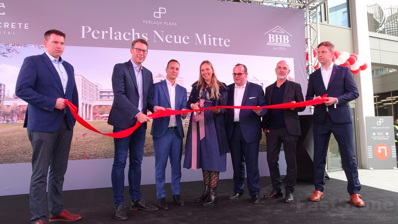 Perlachs Plazza wir im Augenblick eröffnet www.muenchenfenster.de www.münchenfenster.de