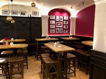 Traditionsgaststätte „Der Andechser am Dom“ wiedereröffnet – „ums Eck“