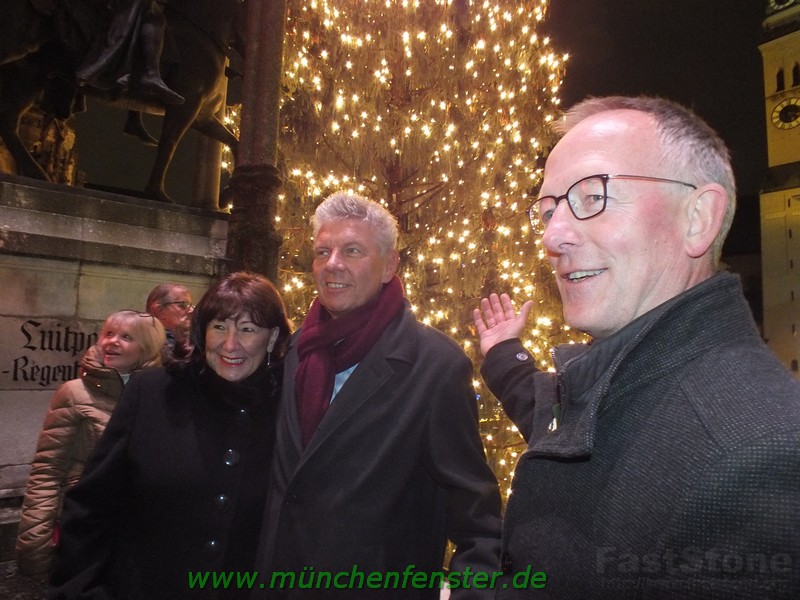 Tausende Lichter leuchten die Weihnacht ein