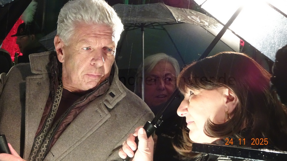 Ob Reiter eröffnet Christkindlmarkt in München